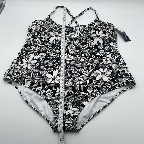 Aqua Couture Black & White Curvy Adjustable Straps Removable Pads Swimsuit - 3X - Picture 5 of 14